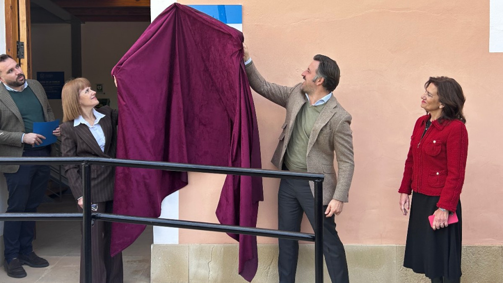 Elche inaugura la Casa de la Familia en San Antón como centro de apoyo a la primera infancia y conciliación