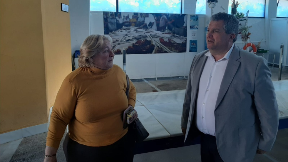 Miguel Castell visita la d&aacute;rsena pesquera de poblaciones de la Costa Blanca.