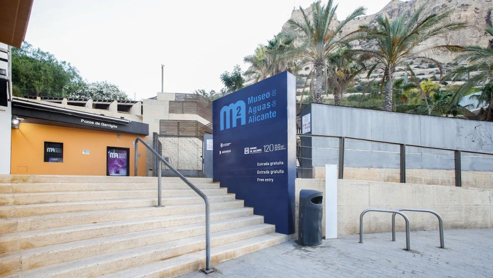 Daniel Ortiz presenta su novela en el Museo de Aguas de Alicante