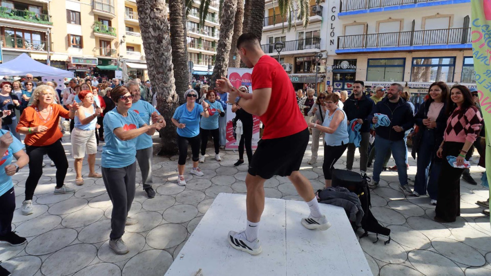 La Feria Saludable del ‘Actíva-t Fest’ impulsa en Benidorm la actividad física y el envejecimiento activo