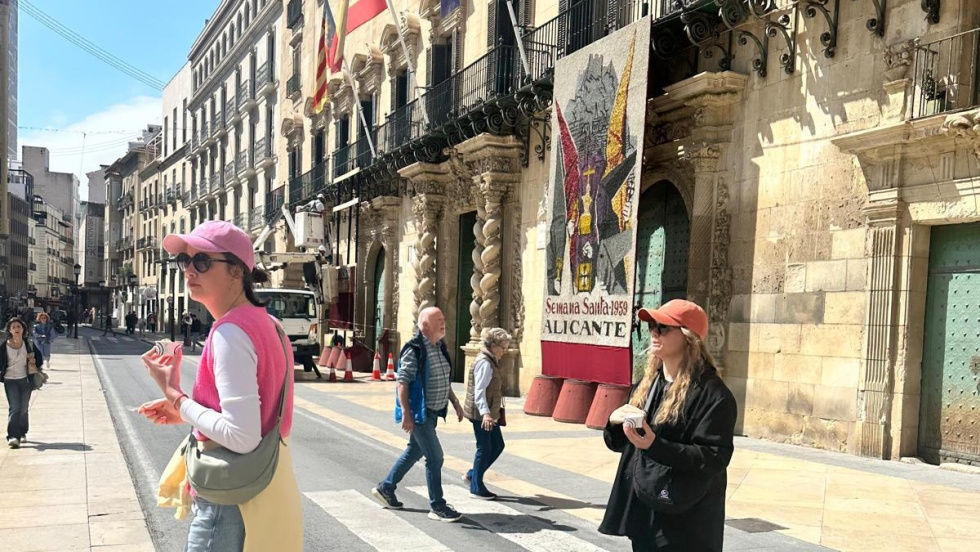 Tapiz de Semana Santa 2026 en el Ayuntamiento de Alicante