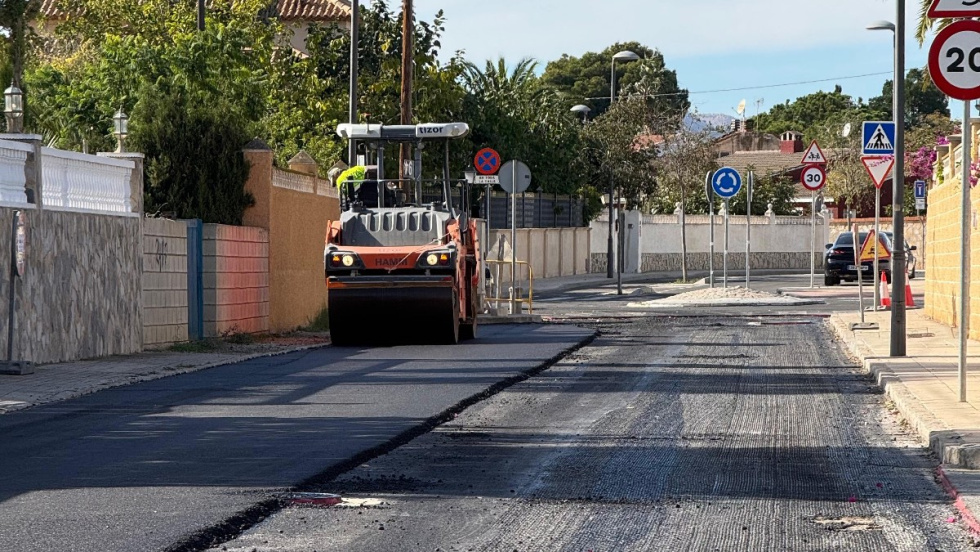 Asfaltado en calle Rio Guadalquivir de San Vicente del Raspeig