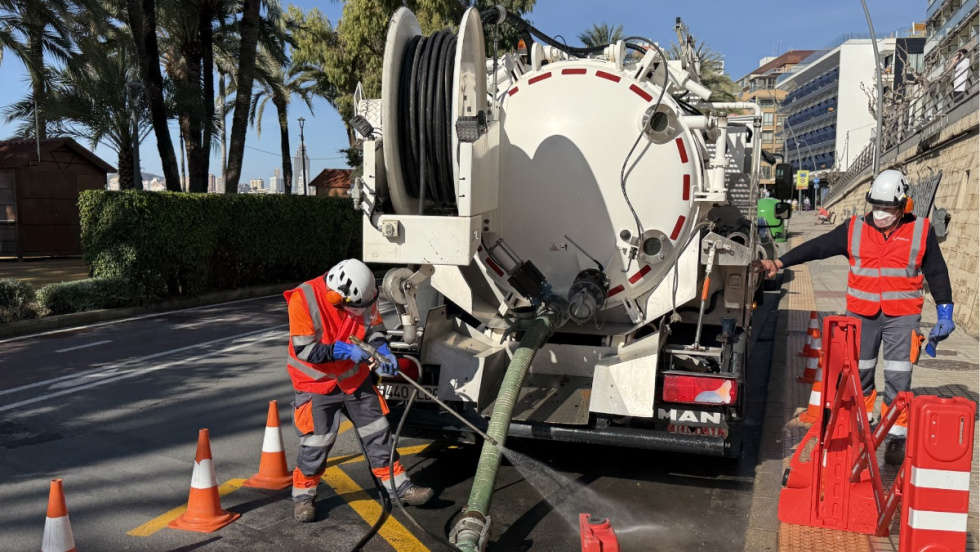 Mantenimiento de alcantarillado por parte de Veolia en Benidorm.