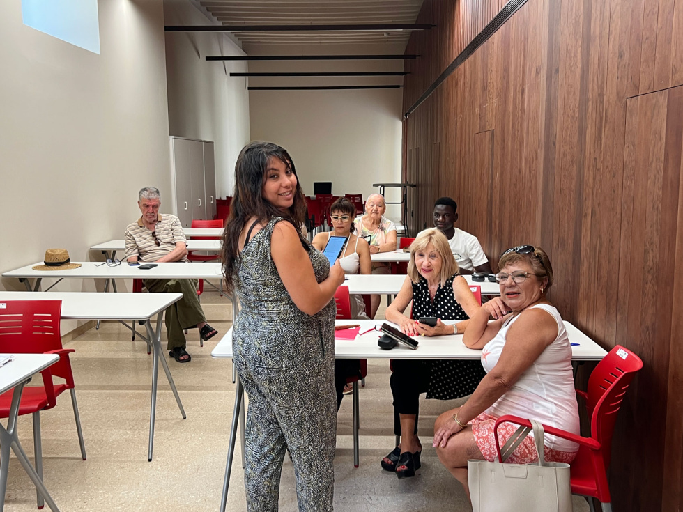 Alicante lanza 52 cursos gratuitos para reducir la brecha digital de marzo a junio