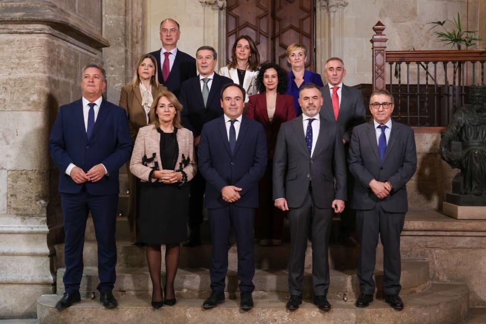 Equipo de gobierno de la Comunitat Valenciana en la toma de posesi&oacute;n de P&eacute;rez Llorca como president.