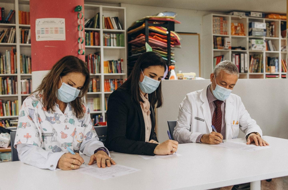 Alicante acerca la cultura a los ni&ntilde;os ingresados en el Hospital General con teatro, magia y cuentacuentos