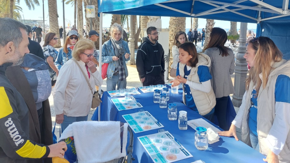 Cata de aguas organizada por Veolia en Benidorm.