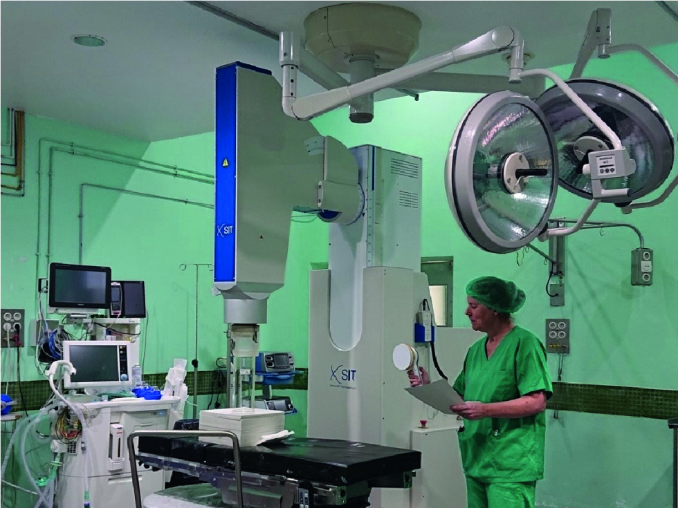 El Hospital de Elche incorpora la radioterapia intraoperatoria con un acelerador lineal robotizado pionero en Alicante