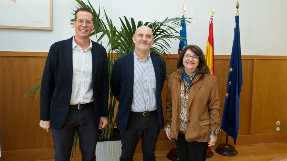 David Abad toma posesión como director de la Sede de la UA en Elda