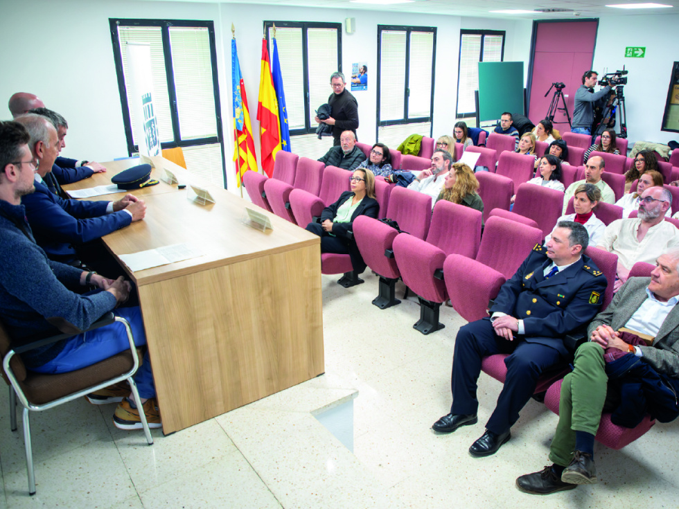 La Policía Nacional imparte en Elda un curso de prevención de agresiones dirigido a profesionales sanitarios