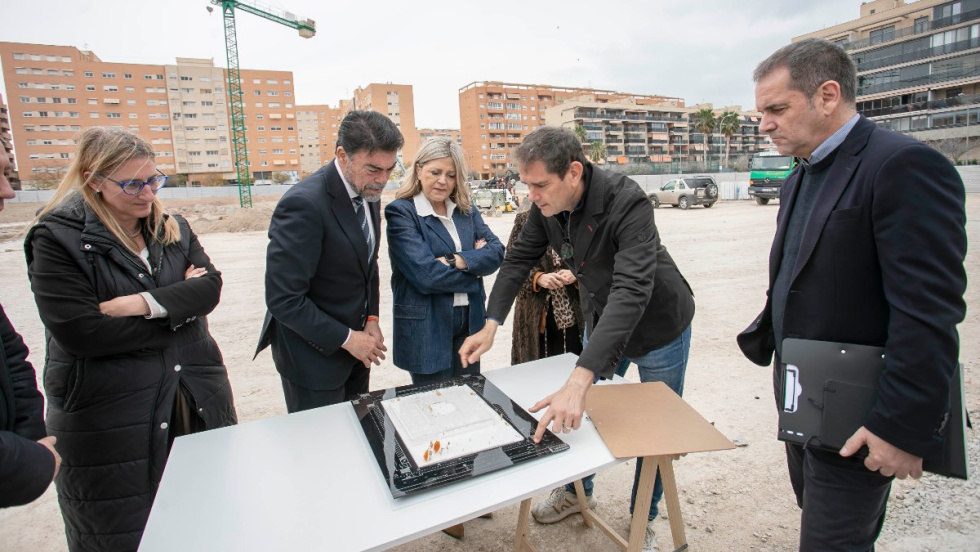 Los centros educativos de Alicante tendrán sombra en sus patios