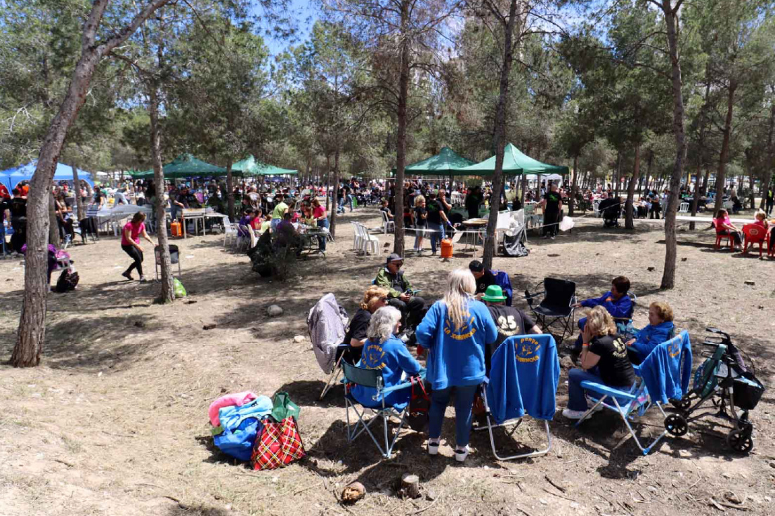 Benidorm celebra el D&iacute;a de la Mona Benidorm en el Parc de la S&eacute;quia Mare con 3.000 pe&ntilde;istas y nuevas infraestructuras