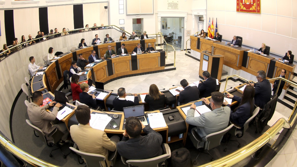 La Diputación de Alicante reclama suspender las reglas fiscales para usar más de 1.000 millones en ahorros ante la crisis de Irán