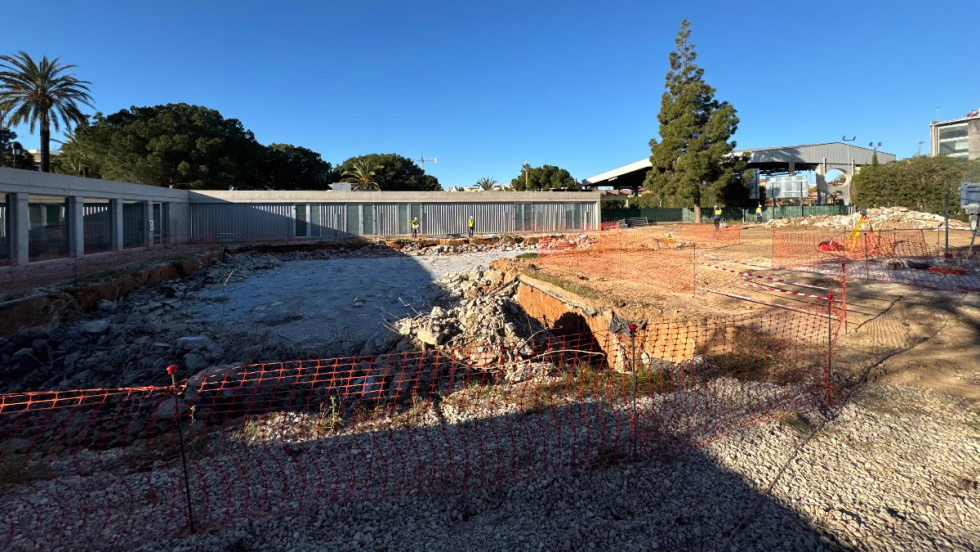 San Vicente inicia la construcción de las nuevas piscinas del Centro del Agua