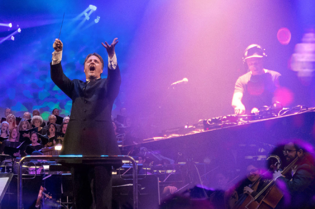 Actuaci&oacute;n del DJ Symphonic