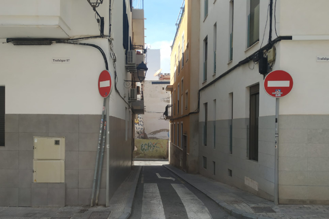 Alicante peatonaliza la calle Gloria y reorganiza el tr&aacute;fico en San Ant&oacute;n para mejorar la seguridad y la movilidad en el barrio