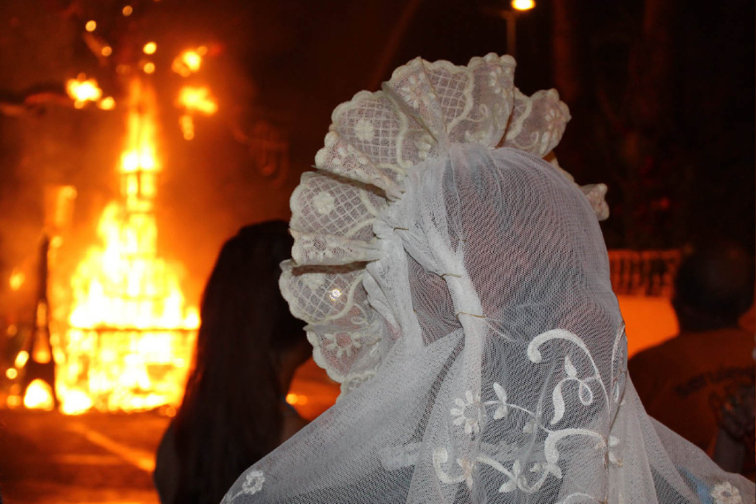 Benidorm acoge la convivencia de las candidatas a Bellea del Foc infantil con hoguera, mascletà y cremà