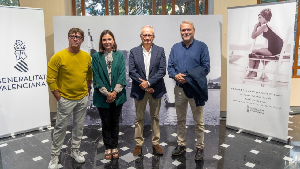 Una exposición recorre la historia reciente de Alicante a través de las fotografías de Perfecto Arjones sobre el Club de Regatas