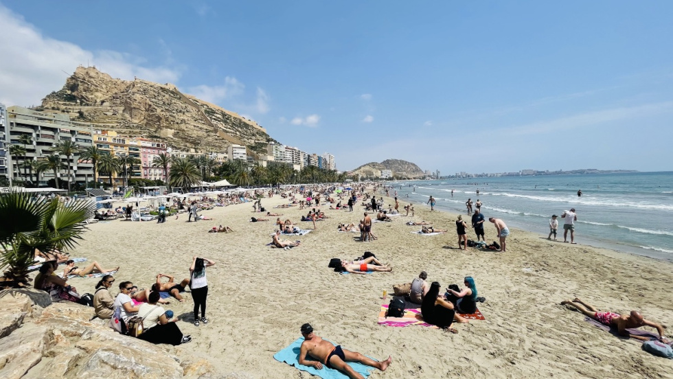 Playa de El Postiguet de Alicante.