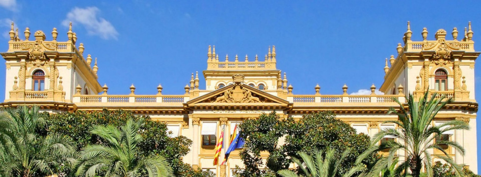 Fachada de la Diputaci&oacute;n de Alicante.