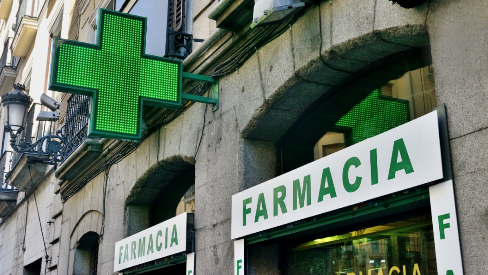 Sanidad garantiza la atención farmacéutica en 16 municipios rurales de Alicante