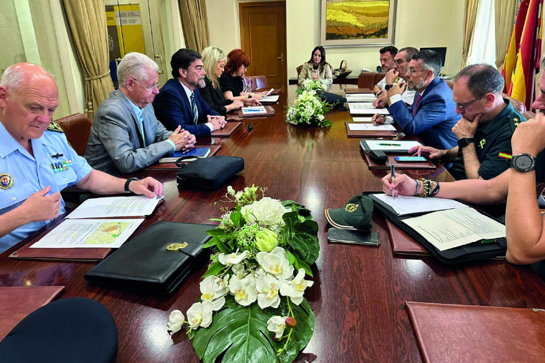 Ayuntamiento y Subdelegaci&oacute;n refuerzan la colaboraci&oacute;n policial de cara a la temporada estival