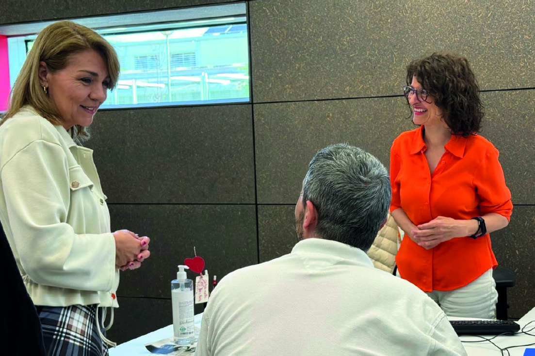 Visita de Susana Camarero en el nuevo Espai Labora de Catarroja (Valencia)