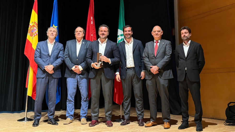 Elche recibe la Escoba de Platino como reconocimiento a la limpieza de la ciudad.