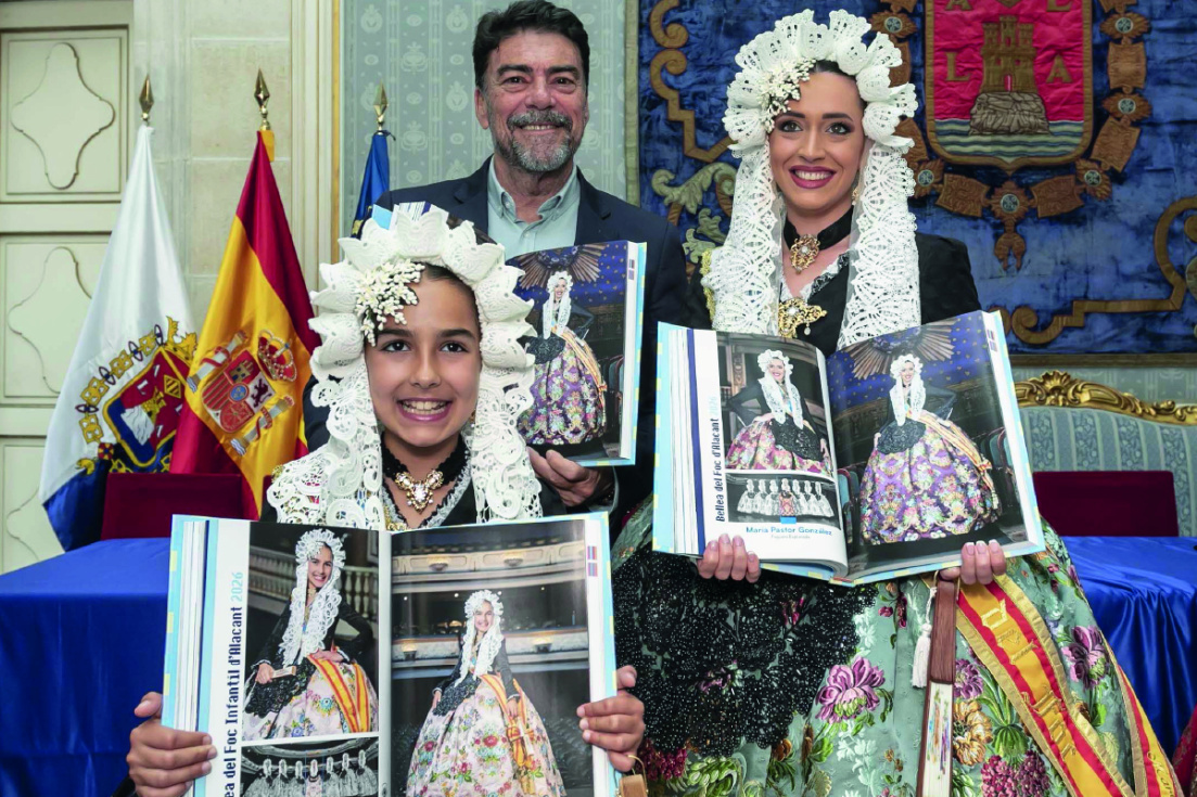 Alicante presenta la revista oficial de Hogueras 2026