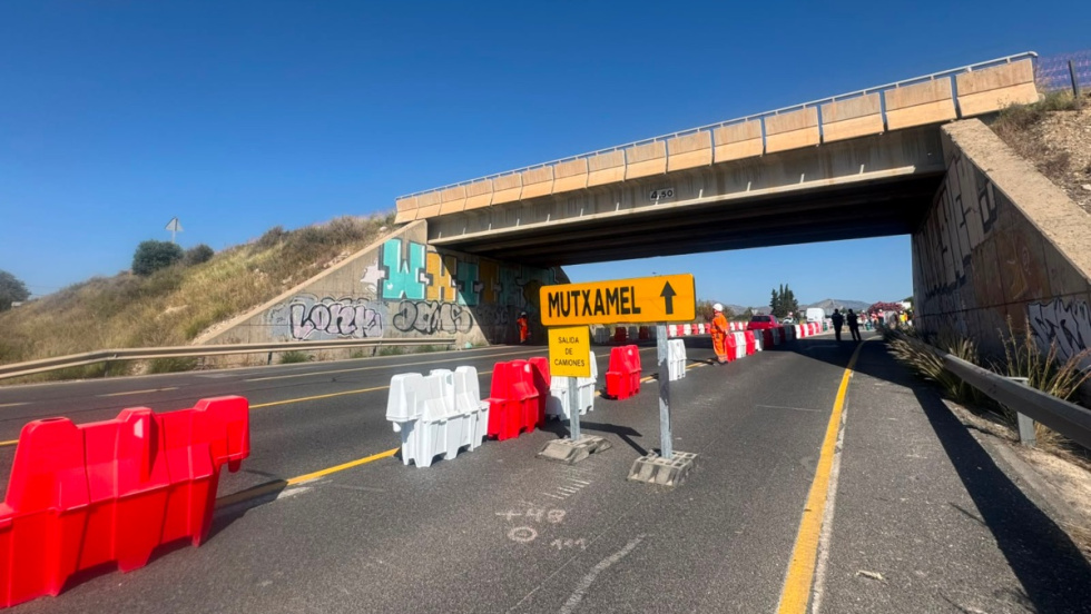 Obras de la nueva rotonda de acceso a Mutxamel por la CV-800