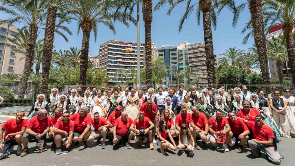 Hogueras 2026: Piroalpa pone el broche a las mascletàs con un potente final aéreo y digital