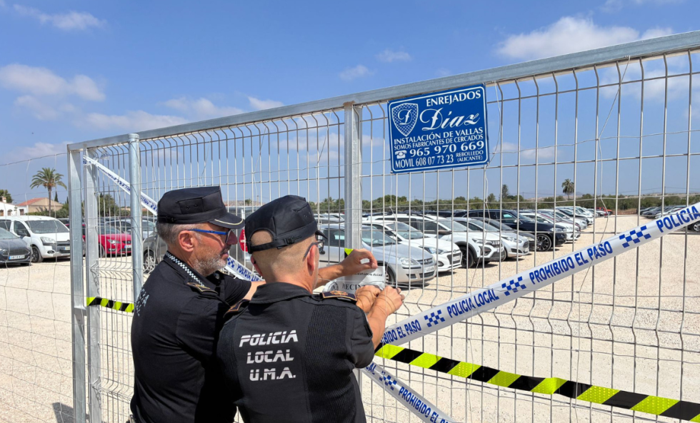 Elche clausura una campa ilegal en Torrellano y anuncia nuevas actuaciones contra otras instalaciones