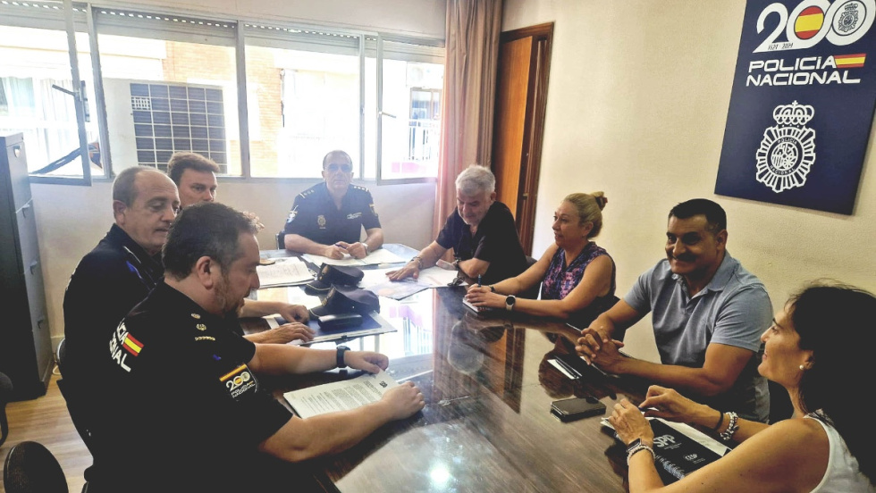 Reuni&oacute;n de preparaci&oacute;n del dispositivo de pol&iacute;cia en Benidorm para el Mundial de f&uacute;tbol 2026