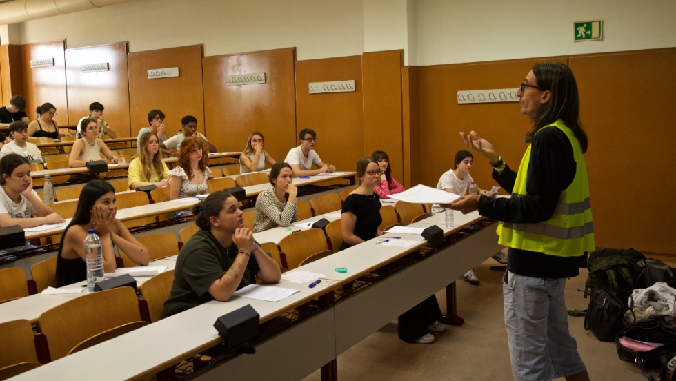 Ex&aacute;menes de la PAU en la Universidad de Alicante.