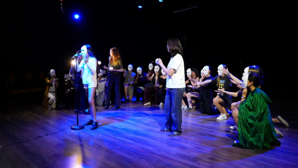 Un musical solidario de ‘Hamlet’ recauda fondos en Valencia para acercar las artes escénicas a los jóvenes