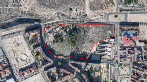 Parcela para la construcci&oacute;n de 550 nuevas viviendas en el Pau 2 - La Torreta de Alicante.