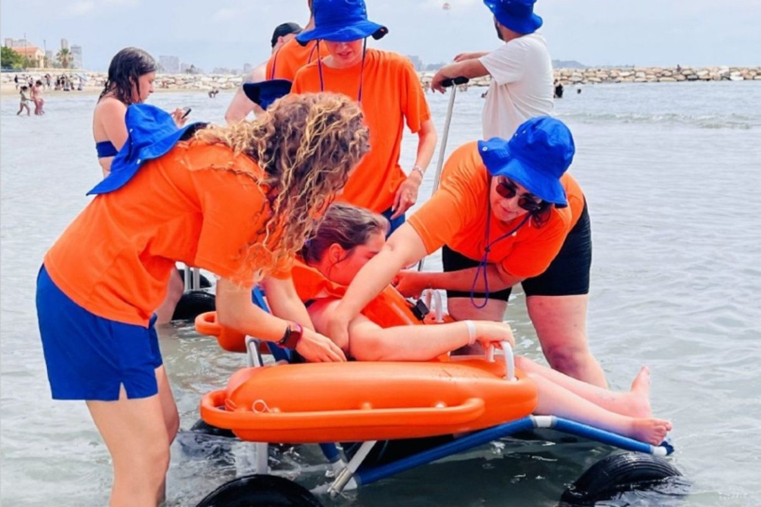 Servicio de playas accesibles en Postiguet, San Juan, Urbanova, Albufereta y Tabarca