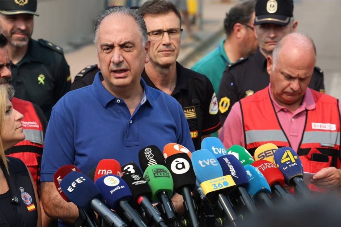 Dispositivo de emergencia desplegado para combatir el incendio forestal de La Vall d&rsquo;Uix&oacute;