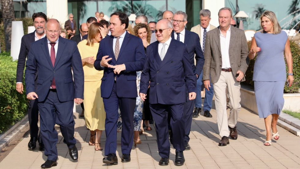 Autoridades en el Forum Europa Tribuna Mediterranea.