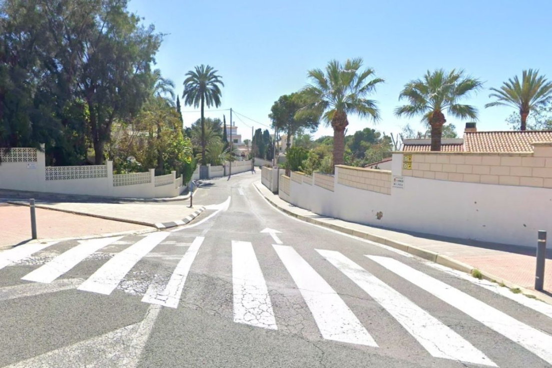 Calle Oc&eacute;ano en el Cabo de la Huerta Alicante