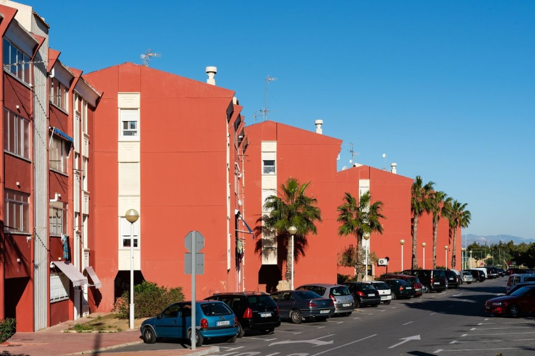 Más de 600 familias de Alicante reciben ayudas de la Generalitat para reducir el alquiler de viviendas públicas