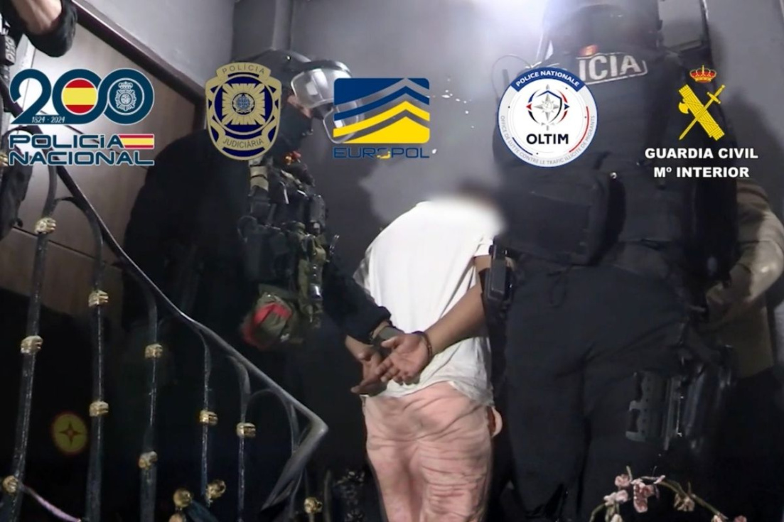 Uno de los detenidos en la provincia de Alicante durante la operaci&oacute;n contra la red internacional de tr&aacute;fico de personas