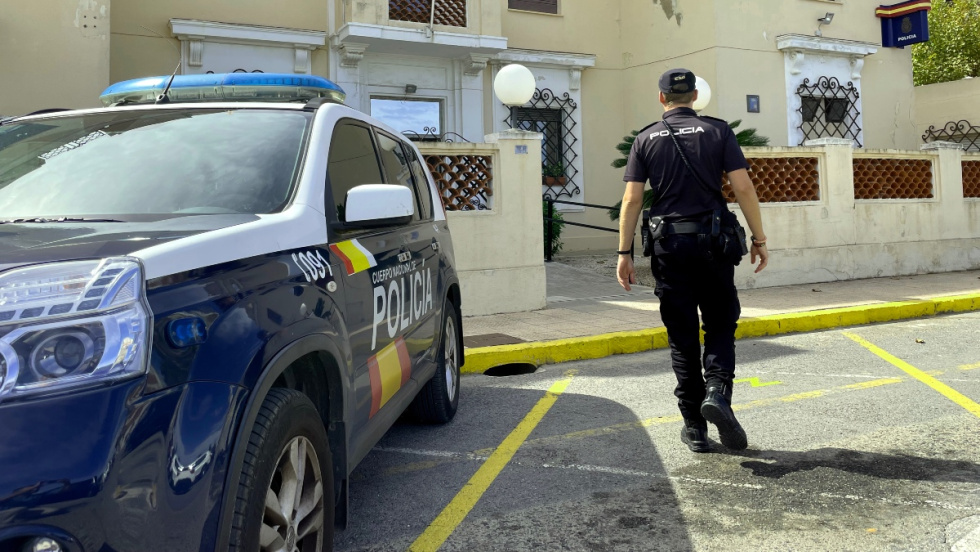 Polic&iacute;a Nacional en Denia.