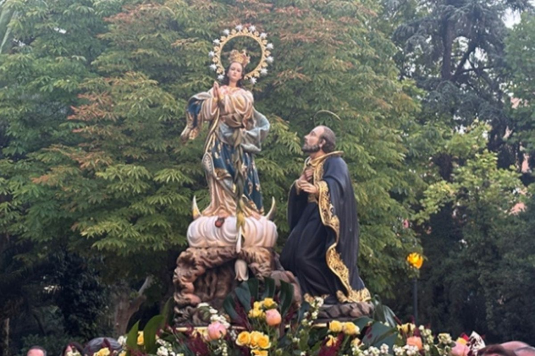 Virgen de los Lirios