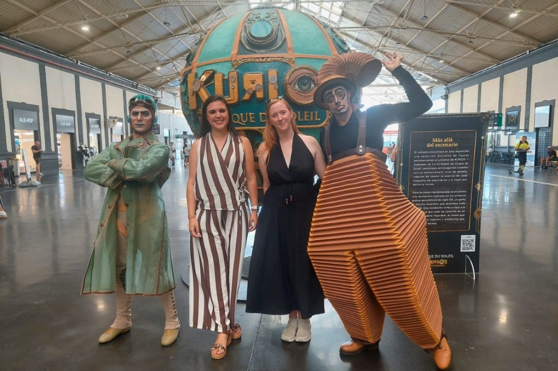 Exposici&oacute;n &ldquo;Kurios - Gabinete de Curiosidades: M&aacute;s all&aacute; del escenario&rdquo; en la Estaci&oacute;n de Tren de Alicante