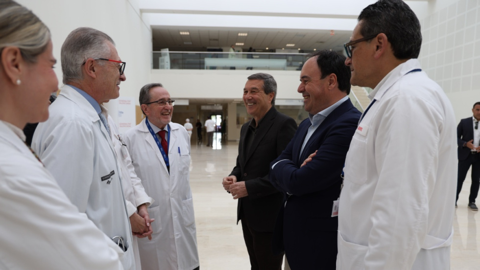 Juanfran P&eacute;rez Llorca, president de la Generalitat, visita un centro hospitalario de la Comunidad Va