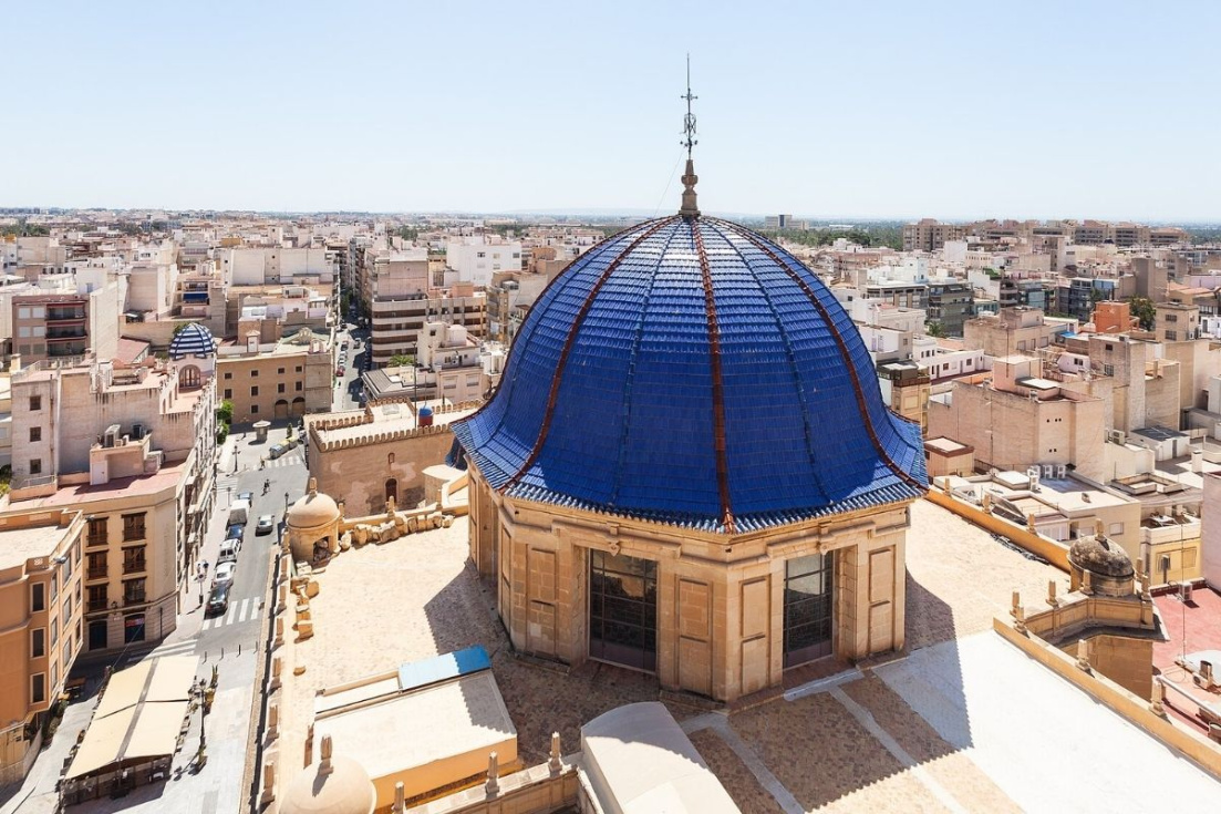Elche afronta una semana repleta de actividades con cine, mercadillos y fiestas en sus pedanías