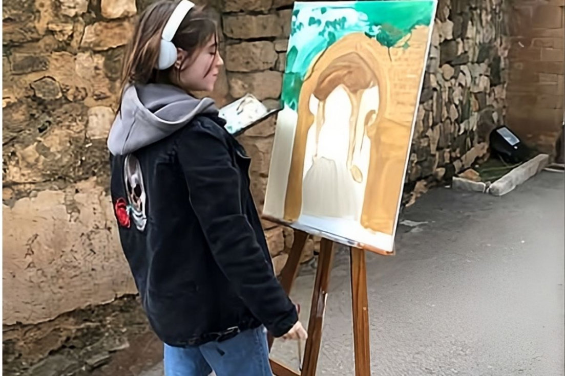 Dénia se convierte en un lienzo para el talento joven con el II Concurso de Pintura Rápida de la Marina Alta