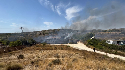 Controlado un incendio de matorral en La Alcoraya tras afectar a unos 20.000 metros cuadrados
