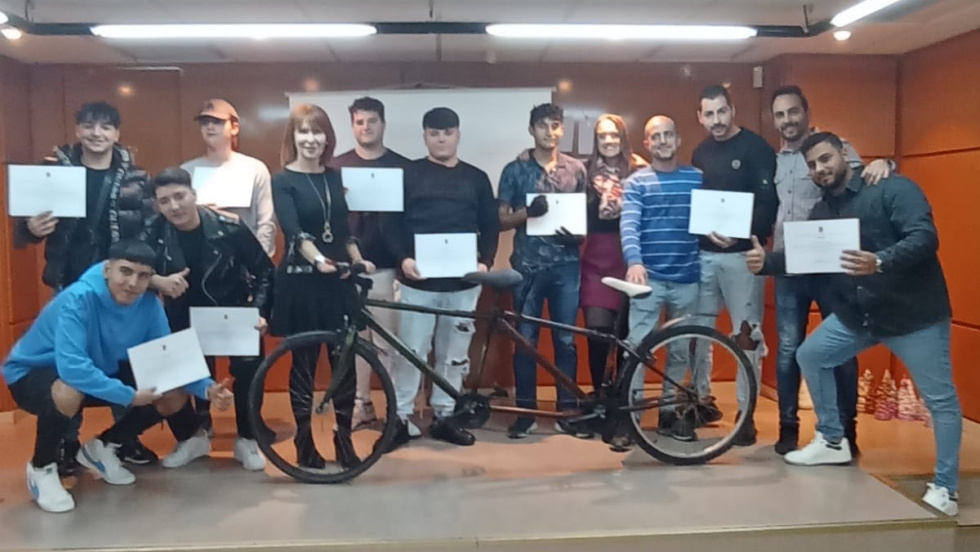 Participantes en los talleres de formaci&oacute;n prelaboral en Alicante.